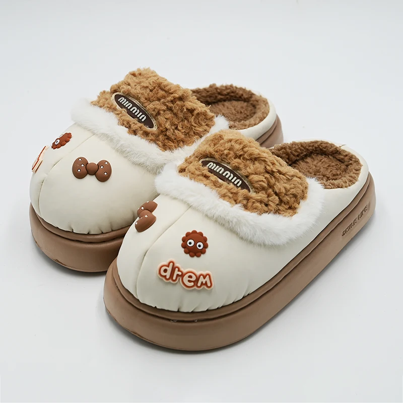 Slippers fuzzy vs slipéir rialta: An rogha chompord a dhéanamh