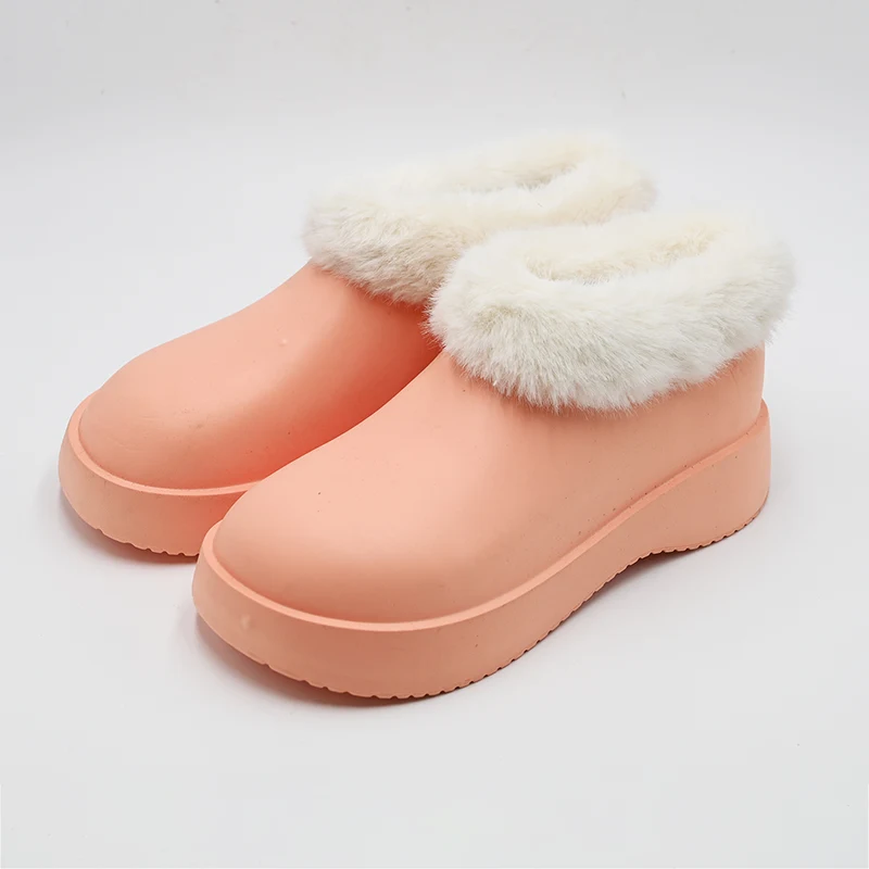 Buataisí sneachta collar fionnaidh